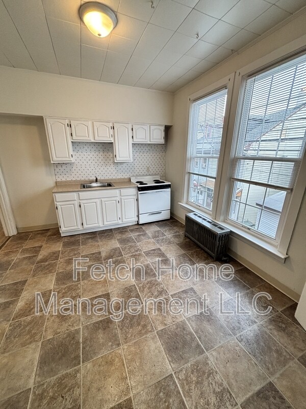 Photo - 825 Church St