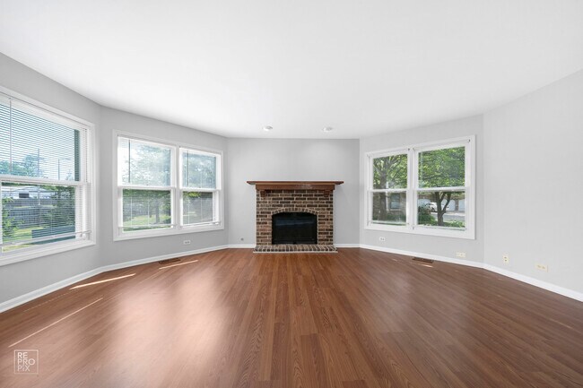 Photo - 98 Willow Pkwy Unit 98