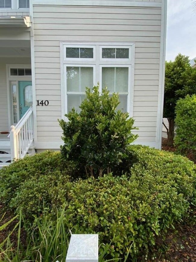 140 Island Cottage Way