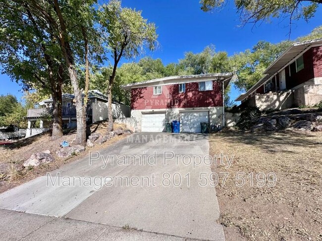Photo - 724 30th St Rental