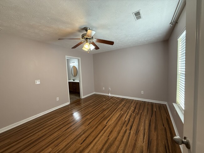 Photo - 106 Centerrock Dr