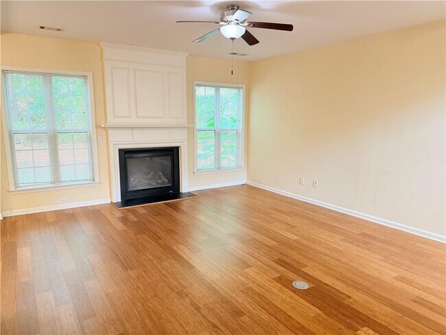 Photo - 2380 Fairlie Dr