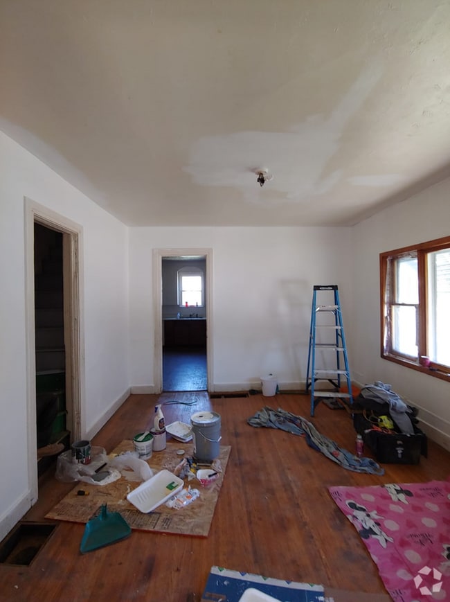 Building Photo - 242 Otis St Rental