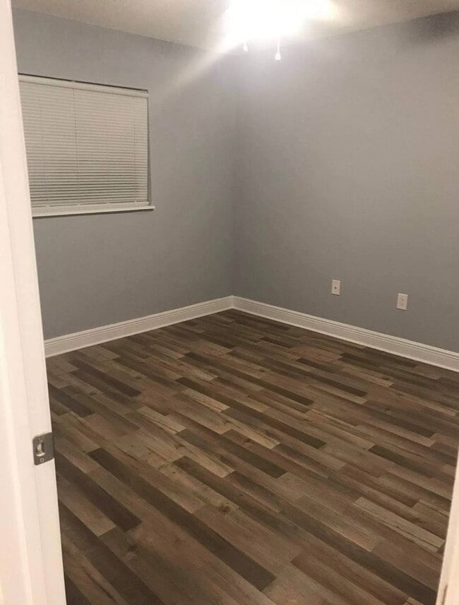 Photo - 3/2 Duplex in Bradenton