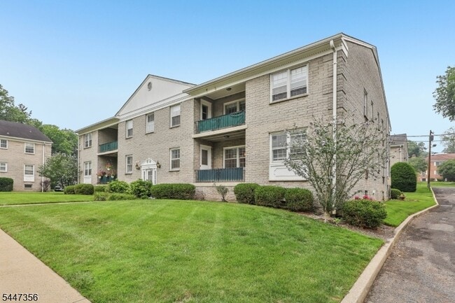 135 S Maple Ave
