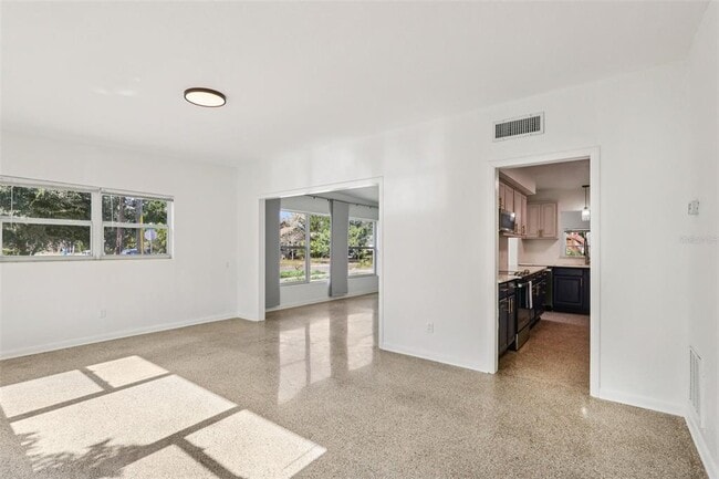 Photo - 1601 Triangle Ave