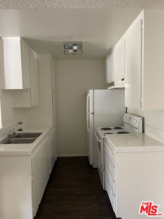 Photo - 1820 S Bentley Ave Unit 209