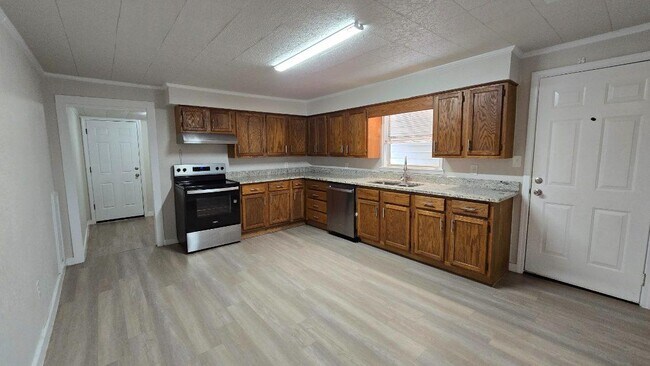 Photo - 299 Francis St