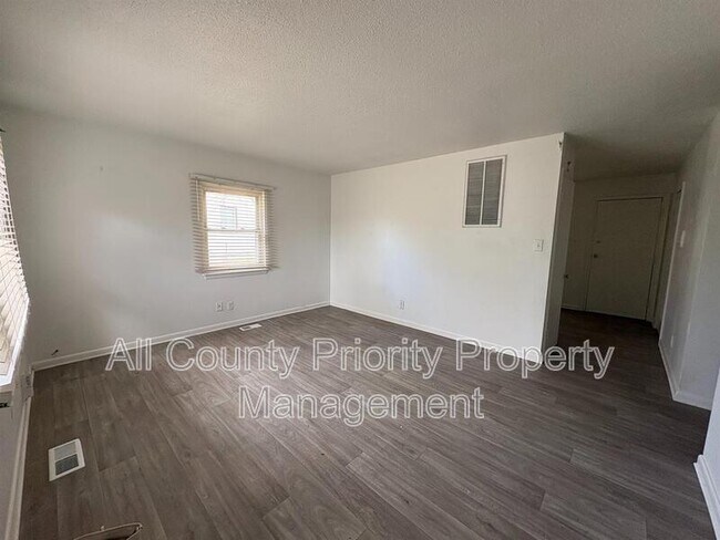 Photo - 1015 Da Vinci St