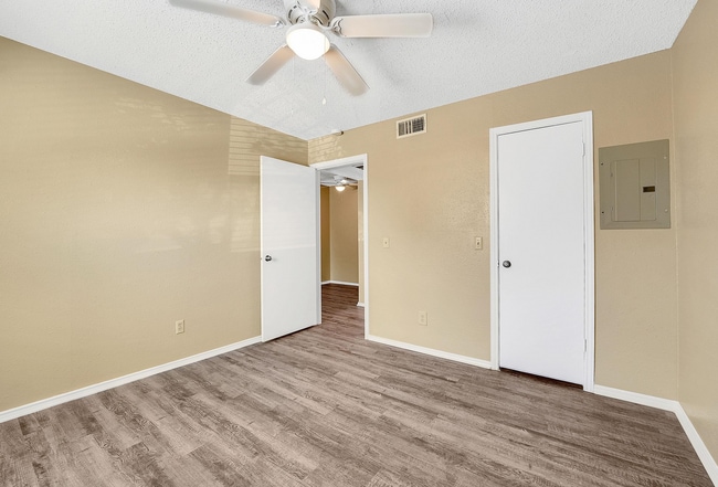 zq70ettz.png - Raintree Apartments