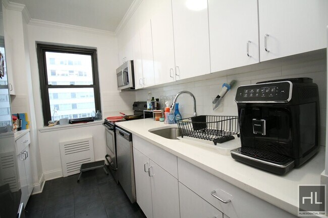 Photo - EAST 69 STREET Unit 9L