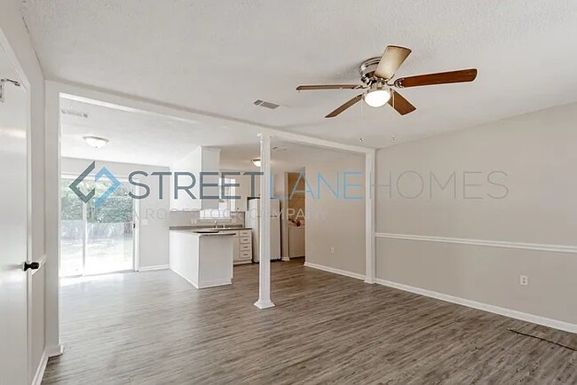 Photo - 120 Briarwood Dr