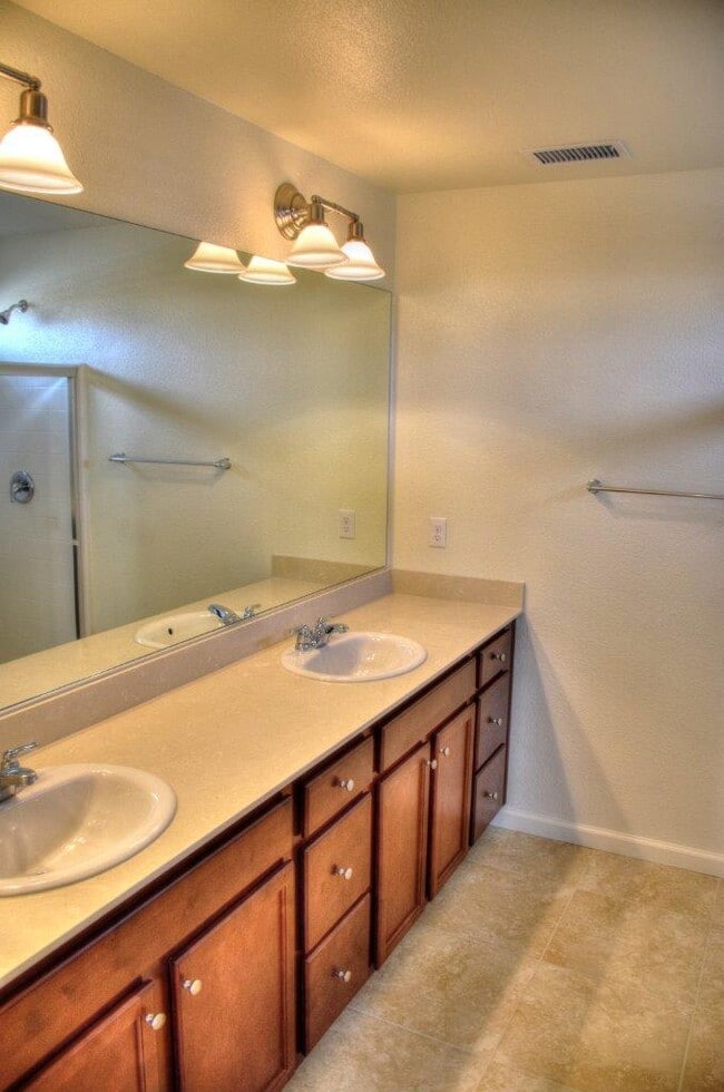 Photo - 117 Solomon Rd