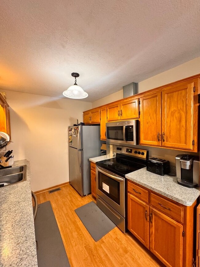 Photo - Gorgeous 3 Bedroom, 2 Full Bathroom Townhome in Desirable Location