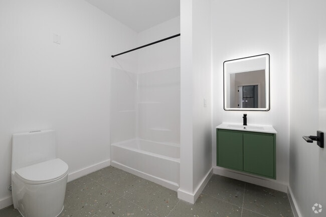 2BR, 2BA - 1,005SF Bathroom