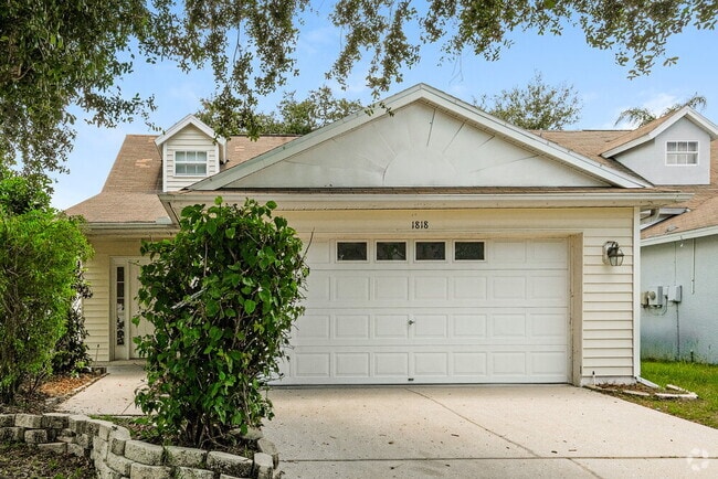 Building Photo - 1818 Horsechestnut Ct Rental