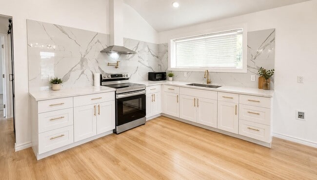 Photo - 1808 W Long St