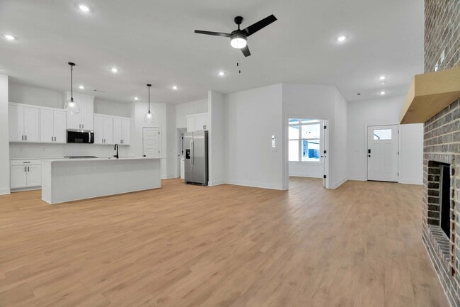 Photo - Large 5 Bedroom 3 Bath home in great location!