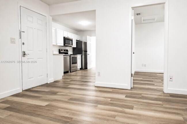 Photo - 411 SE 10th St Unidad 4