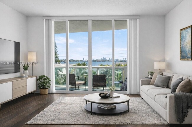 Building Photo - 7910 Harbor Island Dr Unit 402