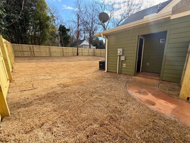 Photo - 305 S Calhoun St