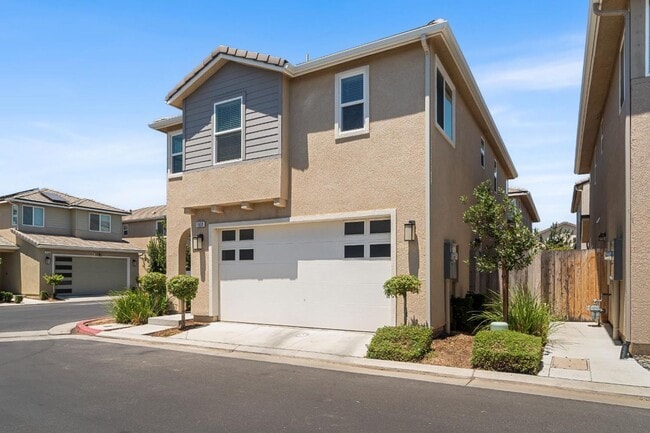 1909 Kelly Ln