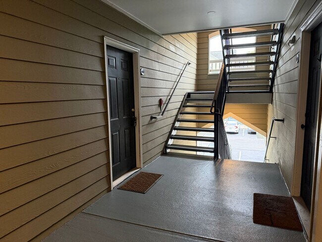 Photo - Beautifully renovated 3-bedroom, 2-bath condo located in Estates at Westbury