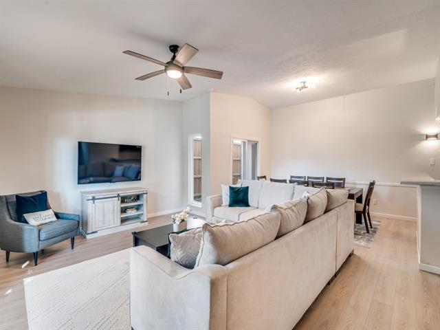 Photo - 9322 Shipman St