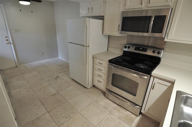 Photo - 7205 Waldon Dr Unit L204