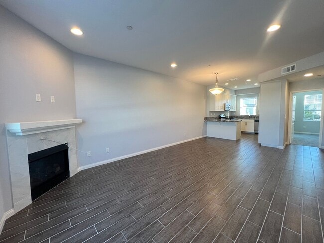 Photo - 4 Bedroom townhome available now in Cypress