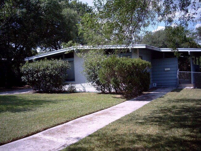 Photo - 327 Sharon Dr