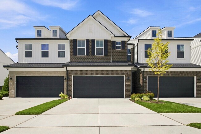 5574 E Spaniel Dr