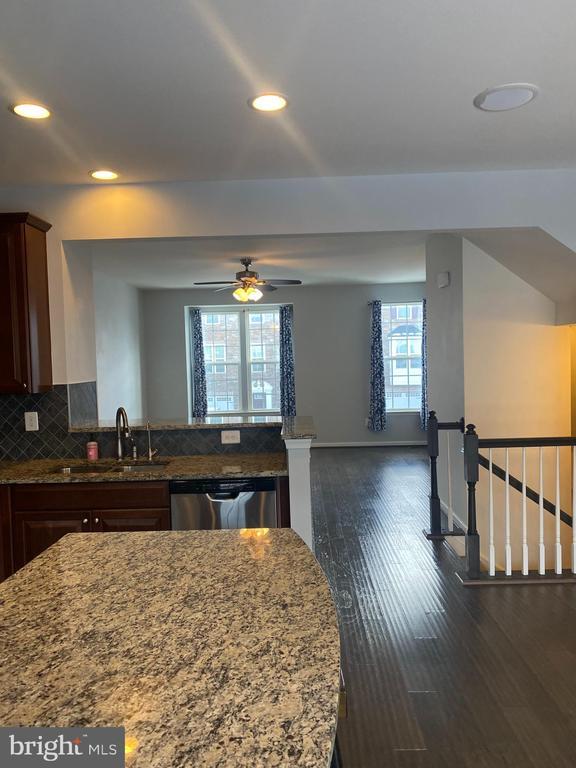 Photo - 105 Chamomile Ct