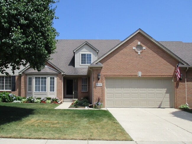 Photo - 52232 Silvanna Ln