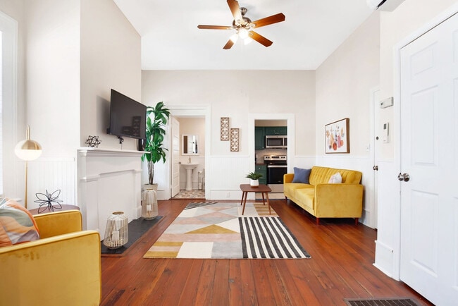 Building Photo - 303 W Park Ave Rental