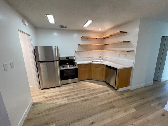 Photo - 9000 Clifton Way