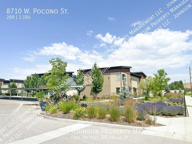 Stylish Garden City Townhome with Modern A... - Stylish Garden City Townhome with Modern A...