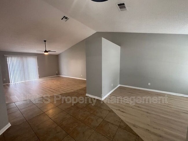 Photo - 1004 Stout Ct