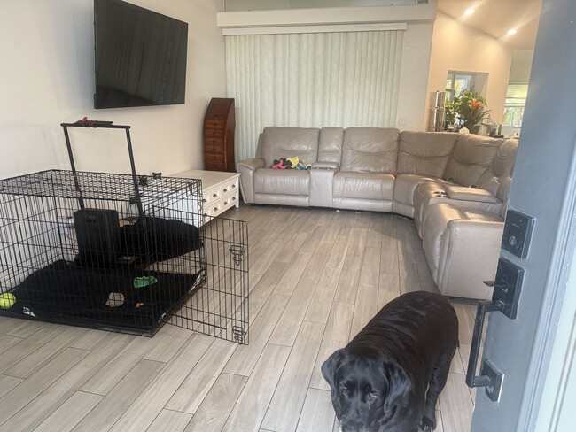 Sala de estar - 5780 Osprey Rd