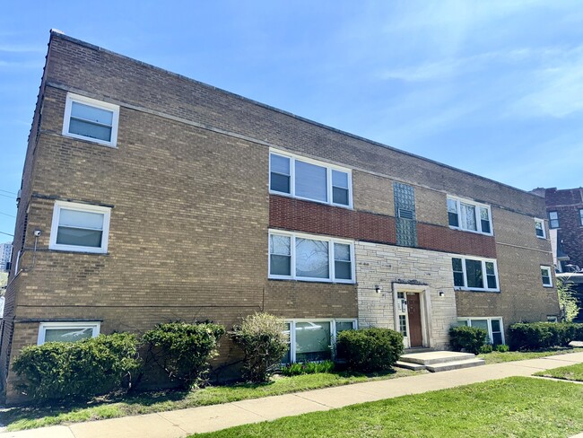 Building Photo - 7325 S Kingston Ave Unit 2 Rental