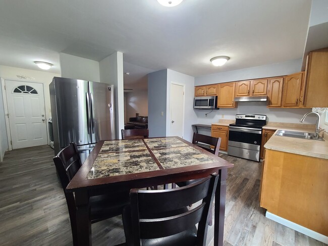 Photo - 2195 W Glenlord Rd