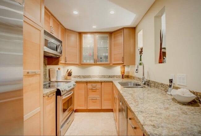 Photo - 6333 La Jolla Blvd