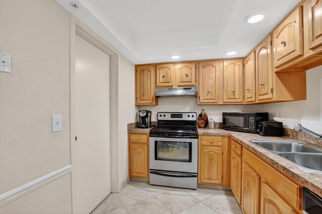 Photo - 7835 Lakeside Blvd Unit 966