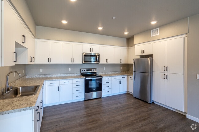 3BR, 2BA - 1,256SF - Kitchen