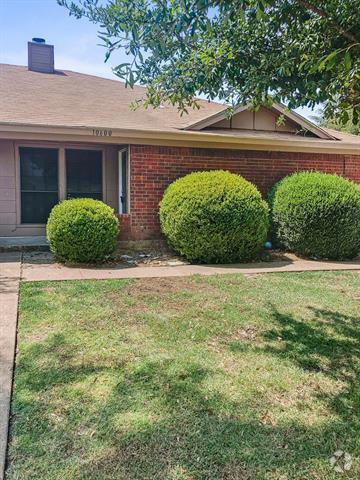 Building Photo - 10600 Shadywood Dr Rental