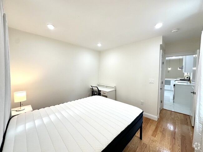 Building Photo - 11 Burrell St Unit 1 Rental