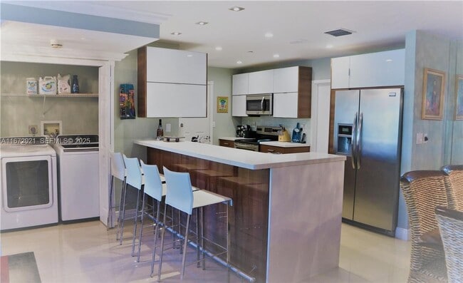 Photo - 151 Crandon Blvd