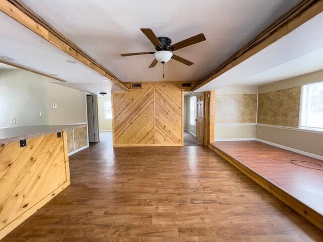 Building Photo - 1800 E Princeton Ave