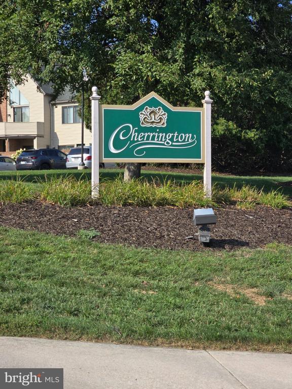 306 Cherrington Dr