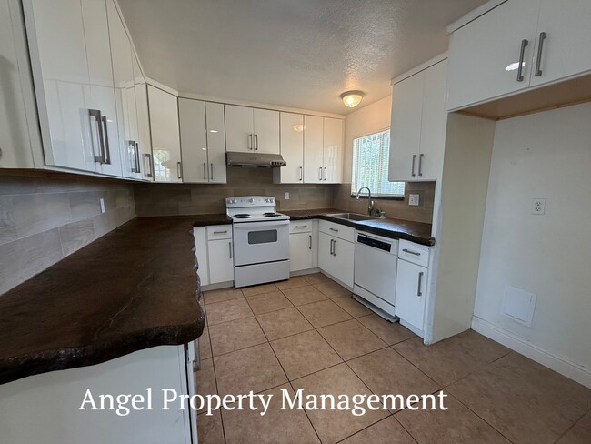 Photo - 6932 Richman Way